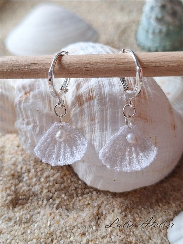 Boho Muschel-Creolen mit Perle – Mikrogehäkelter Sommertraum - Image 2